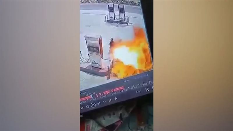 لحظة اشتعال النيران