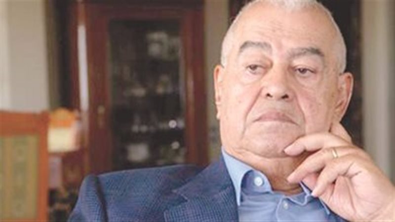 الكاتب الراحل صلاح