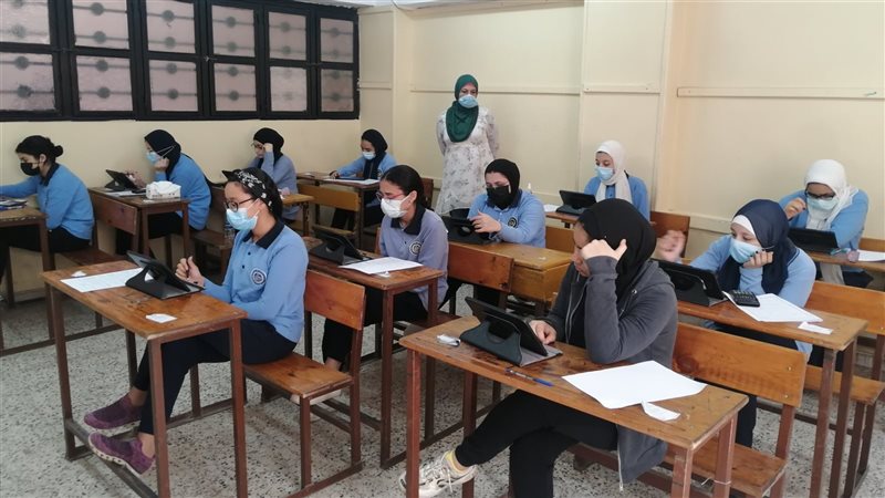 الصف الثاني الثانوي