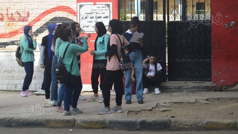 طلاب الشهادة الإعدادية
