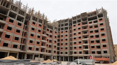 محافظ الدقهلية يتفقد 1800 وحدة سكنية بحي شرق المنصورة | صور 