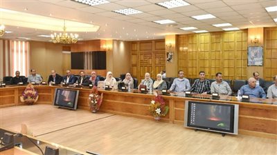 محافظ الشرقية يعيد هيكلة الجهاز الإداري بالحسينية وكفر صقر 