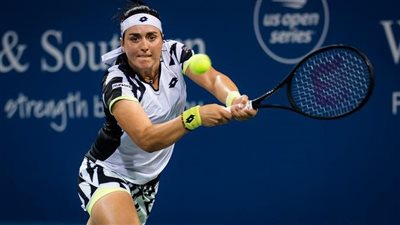 داعية تونسي يطالب أنس جابر بارتداء اللباس الشرعي أثناء المباريات