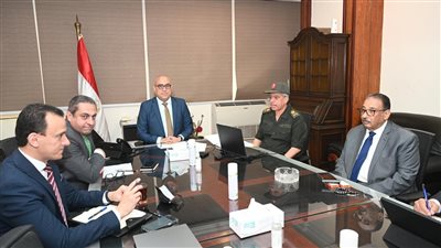 وزير الإسكان يستعرض عددا من المشروعات بمحافظة الإسكندرية