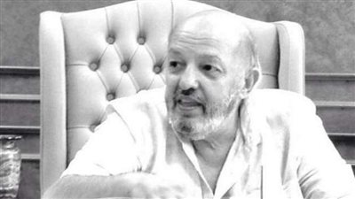 سواق الأتوبيس.. فيلم كتبه محمد خان ولم يخرجه ورفضه عادل إمام