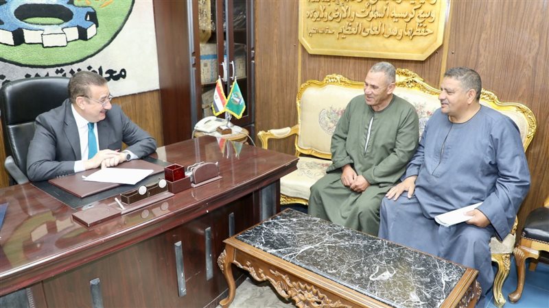 محافظ المنوفية خلال