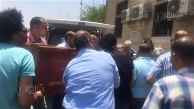 بحضور محسن منصور ومصطفى شوقي.. تشييع جثمان والد ضياء عبد الخالق|فيديو