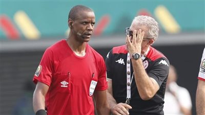 بطل فضيحة تونس ومالي.. الكاف يعين سيكازوي لنهائي الكونفيدرالية وطاقم مصري للفار