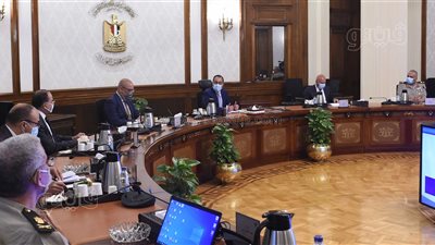 رئيس الوزراء يكلف بسرعة الانتهاء من الأعمال على الطريق الدولي الساحلي