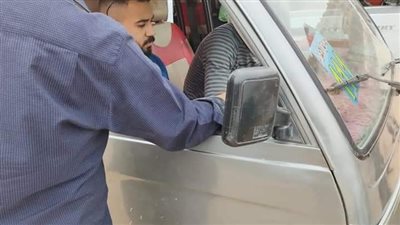 حملة مكبرة لمراجعة تراخيص سيارات الفان بهضبة الهرم | صور