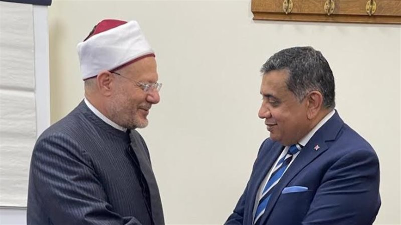 المفتي مع وزير الدولة