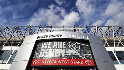 رابطة الدوري الإنجليزي تمنح مستثمرا أمريكيا 