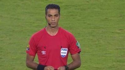 قبل إدارته لمباراة البنك.. آخر مباراة للأهلي تحت صافرة أمين عمر 