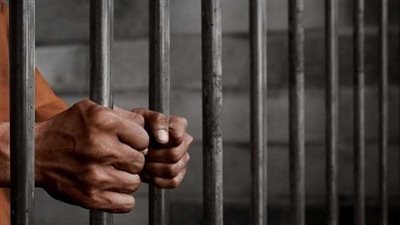 النيابة تواجه المتهم بالاعتداء على زوجته بشومة بفيديو الواقعة 