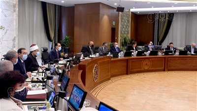 وظائف لا يسري عليها قرار الحكومة بمد إطلاق الإجازات والإعارات للعمل بالخارج