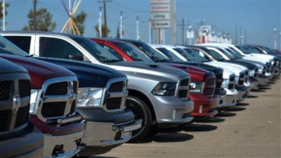 الحوافز الحكومية وأزمة كورونا تنعش سوق السيارات المستعملة في هذه البلدان