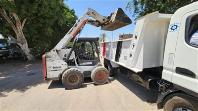 رفع المخلفات بمدخل المنوات بمدينة أبو النمرس | صور