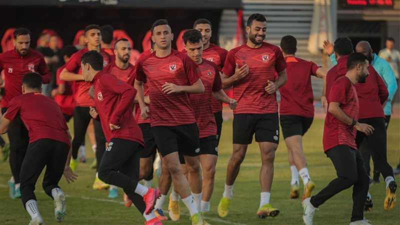 لاعبو الأهلي