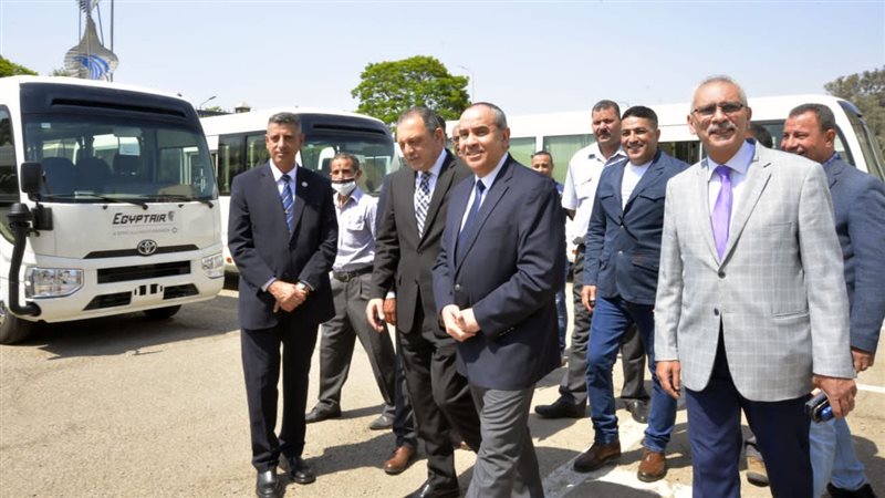 وزير الطيران يتفقد