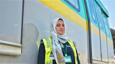 أول سائقة لمترو الأنفاق: زوجي أول من شجعني وأواجه أي مشكلة بهدوء | فيديو