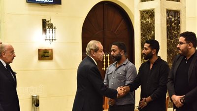 حضور حسن حمدي وهالة السعيد عزاء الكاتب الصحفي صلاح منتصر| صور 