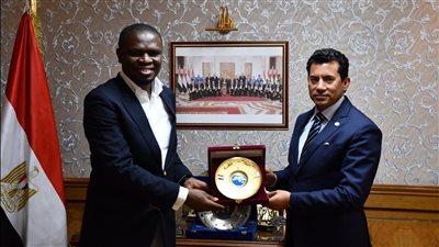 أشرف صبحي يستقبل وزير الشباب والرياضة الغاني 