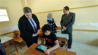 التعليم: 570 ألفًا و495 طالبا أدوا امتحاني الفيزياء والفلسفة بنجاح على المنصة 