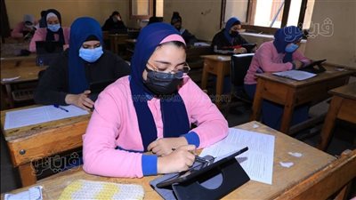 حقيقة تدريس العلوم والرياضيات باللغات لطلاب الصف الأول الإعدادي