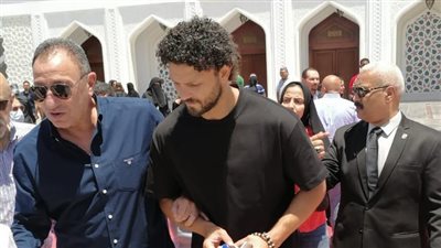 الخطيب وحسام غالي يشاركان في تشييع جثمان اللواء زكريا سراج الدين | فيديو