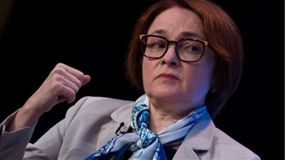 سيدة المركزي الروسي.. من هي إلفيرا نابيولينا أقوى امرأة في موسكو ؟