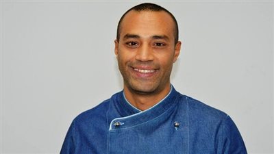 علاء الشربيني يلبي طلب متصلة على الهواء