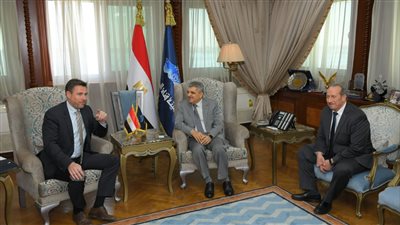 أسامة ربيع يبحث التعاون المشترك مع رئيس تطوير الأعمال بالقطاع الملاحي بمنظمة Lloyd's Register