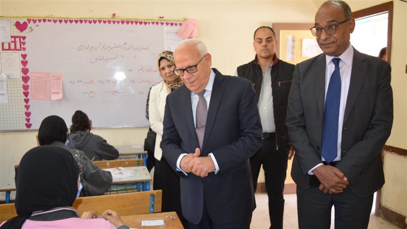 محافظ بورسعيد خلال