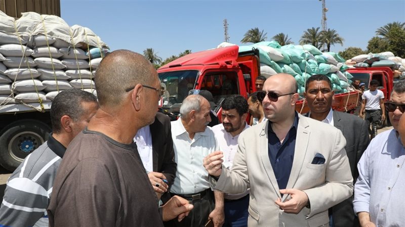 محافظ بني سويف مع