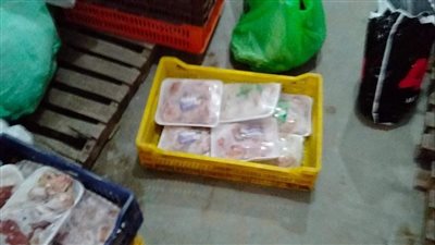 ضبط 6.5 طن من مصنعات الدواجن و2500 قطعة من المخبوزات الفاسدة بالإسماعيلية|صور 