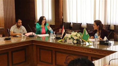 نائب محافظ الجيزة تتابع تنفيذ مشروعات الرصف والإنارة بـ 5 أحياء | صور