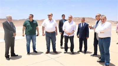 وزير الطيران يتفقد أعمال التطوير بمطار سانت كاترين