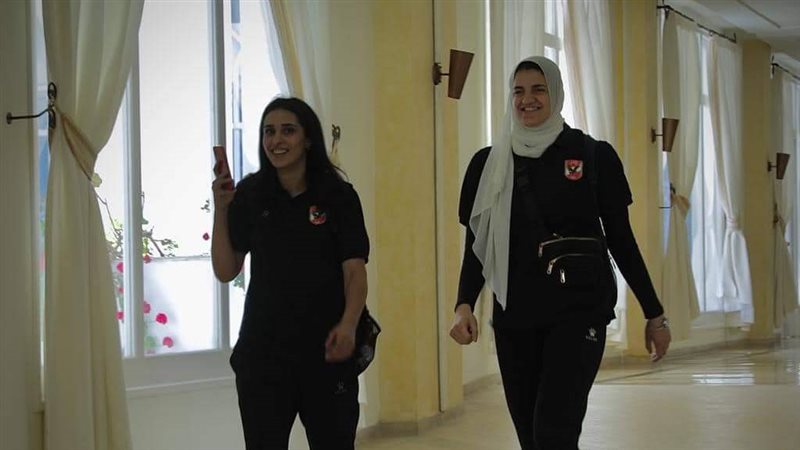 بعثة سيدات طائرة