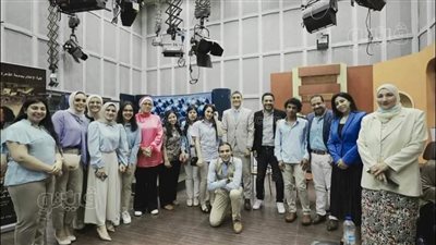 إعلام القاهرة تنظم المهرجان السنوي للشعبة الإنجليزية