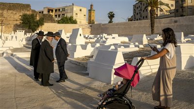 حجاج يهود يحيون حفلا دينيا في مدينة مكناس المغربية 