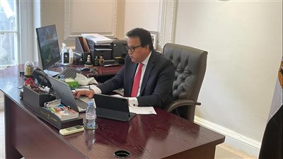 عبدالغفار: وباء كورونا أتاح فرصة للعمل على تحقيق الاكتفاء الذاتي من اللقاحات