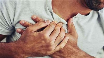 بتحس بنغزة في قلبك.. اعرف الأسباب والمضاعفات