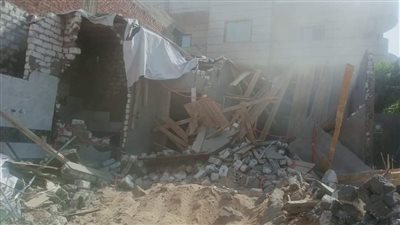 إزالة هناجر و4 أسوار مخالفة في حملة بأبو النمرس| صور