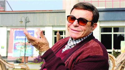 عمرو أديب ناعيا سمير صبري: عاش من أجل الفن والحياة الفنية