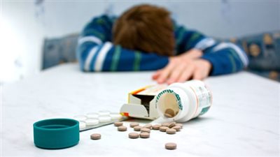 متصل يستغيث بمحمد الغيطي على الهواء: أنقذوني أنا مدمن وخايف على عيالي | فيديو