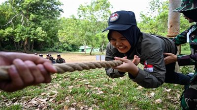 معسكرات الجنس اللطيف.. فتيات إندونيسيات يتدربن على القتال | صور 