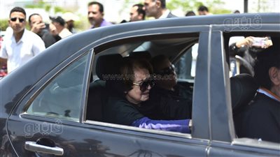 سميرة أحمد وميرفت أمين وأشرف زكي في جنازة سمير صبري | صور 