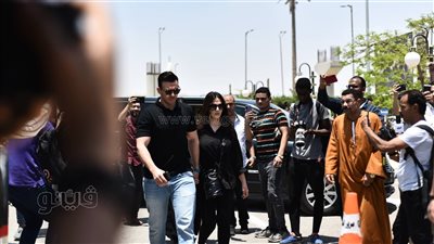 دنيا سمير غانم وإلهام شاهين ونادية الجندي في جنازة سمير صبري |صور