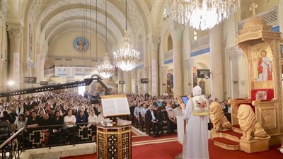 المرقسية تقيم قداس الأربعين علي روح القمص أرسانيوس وديد|صور 