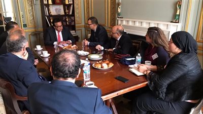 القائم بأعمال وزير الصحة يبحث التعاون مع جمعية الأطباء المصريين ببريطانيا 